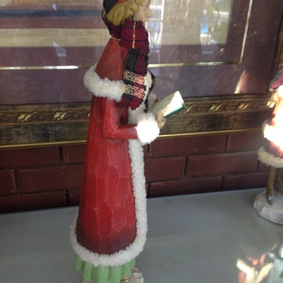 Vintage Wooden Carved Caroler Figure with Fabric Details - Picture 4 of 5